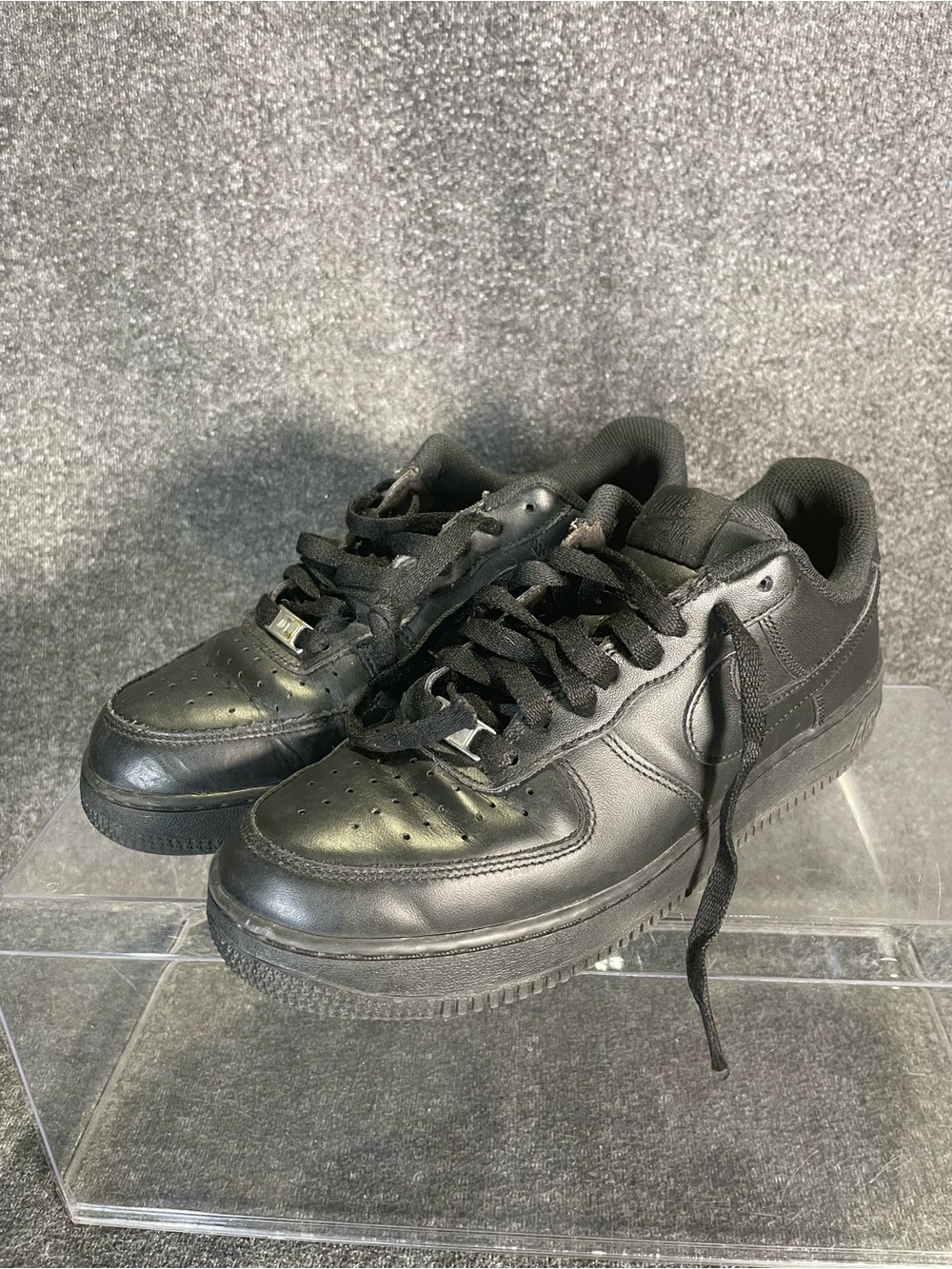 Nike Air Force 1 '07 Triple Black CW2288-001 Men's Size 8 Laces Need Replaced